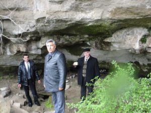 инициативе руководителя Государственного Историко-Культурного заповедника "Кешикчидаг" Азербайджанской Республики Муса Муrсагулова, сотрудники Института Архитектуры и Искусства доктор философских наук СабирАлигусейнли и доктор философских наук РизванГарабаглы, были приглашены на заповедник. инициативе руководителя Государственного Историко-Культурного заповедника "Кешикчидаг" Азербайджанской Республики Муса Муrсагулова, сотрудники Института Архитектуры и Искусства доктор философских наук СабирАлигусейнли и доктор философских наук РизванГарабаглы, были приглашены на заповедник.