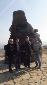 Института Археологии и Этнографии НАНА, доктор философии по востоковедению И.Гаджиев и научный сотрудник этого института, доктор философии ВугарКеримли познакомились с историческими памятниками, находящимися на территории заповедника, исследовали фрески внутри пещер. Института Археологии и Этнографии НАНА, доктор философии по востоковедению И.Гаджиев и научный сотрудник этого института, доктор философии ВугарКеримли познакомились с историческими памятниками, находящимися на территории заповедника, исследовали фрески внутри пещер.