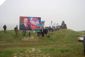 92-й годовщиной нашего великого лидера Гейдара Алиева состоялась экскурсия в Государственный историко-культурный заповедник «Кешикчидаг» с участием старшеклассников села ГырагКясямянАгстафинского района.