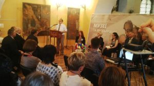 ЮНЕСКО проводит множество всемирно известных конференций, посвященных сохранению исторических памятников. Одной из них была международная научно-практическая конференция «Восстановление музеев в контексте сохранения культурного наследия, актуальные вызовы современной эпохи», проходившая в Киеве, Украина.