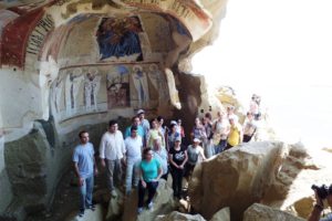 Отдающий дань историческому прошлому страны, руководитель Общественной организации «Мирас», кандидат исторических наук Фариз Халилли и коллектив организации были на экскурсии в Государственном историко-культурном заповеднике «Кешикчидаг», находящемся на территории Агстафинского района.