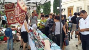 В связи с этим, Государственный историко-культурный заповедник «Кешикчидаг» стартовал мероприятия по проекту «Узнаем Кешикчидаг».  Агстафинском районном Культурном Центре прошла конференция для работников образования района.