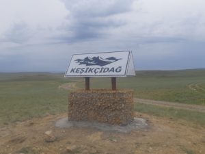 Установка плакатов в  «Кешикчидаге».