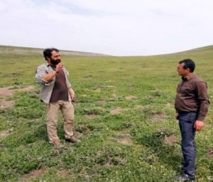 Сотрудник Института Археологии и Этнографии НАНА, археолог Аждар Бабазаде в Государственном историко-культурном заповеднике «Кешикчидаг»