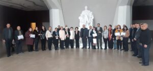 "Исторические памятники сегодня и завтра: проблемы охраны", организованная Научно-методическим и Специализированным Центром при Министерстве Культуры и организованная Государственной Службой по Охране, Развитию и Восстановлению Культурного Наследия обучение в Центре Гейдара Алиева, расположенном в Шамкире, завершено.