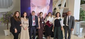19–22 iyun 2025-ci il tarixlərində Şəki şəhərində keçirilmiş 7 Beynəlxalq Bəxtiyar Vahabzadə Türk Dünyası Dil, Tarix, Mədəniyyət və Ədəbiyyat Konfransı çərçivəsində (“Bəxtiyar Vahabzadə: Vətənpərvərlik və Millilik” mövzusunda) tanınmış alimlər, tədqiqatçılar və mütəxəssislər bir araya gəlmişdir.