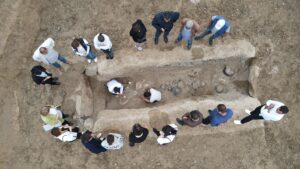 Linklər : “Keşikçidağda elmi-arxeoloji qazıntılar və yay məktəbi-5” layihəsinin nəticələri yerli və beynəlxalq mediada