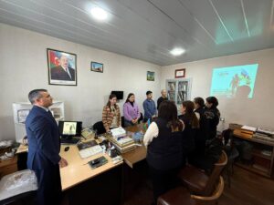 7 noyabr 2025-ci il tarixində Azərbaycan Respublikasının Ali Baş Komandanı cənab İlham Əliyevin rəhbərliyi ilə qazanılmış Şanlı Zəfərin 5-ci ildönümü — 8 Noyabr “Zəfər Günü” münasibətilə “Keşikçidağ” Dövlət tarix-mədəniyyət qoruğunun inzibati binasında dəyirmi masa təşkil olunmuşdur. 7 noyabr 2025-ci il tarixində Azərbaycan Respublikasının Ali Baş Komandanı cənab İlham Əliyevin rəhbərliyi ilə qazanılmış Şanlı Zəfərin 5-ci ildönümü — 8 Noyabr “Zəfər Günü” münasibətilə “Keşikçidağ” Dövlət tarix-mədəniyyət qoruğunun inzibati binasında dəyirmi masa təşkil olunmuşdur.