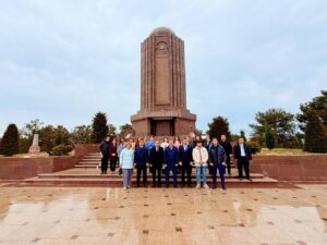 Руководство и сотрудники государственных историко-культурных заповедников «Кешикчидаг» и «Авей» в соответствии с планом работ на первое полугодие 2026 года, утверждённым Государственной службой по охране, развитию и реставрации культурного наследия при Министерстве культуры, осуществили научно-ознакомительный визит в государственный историко-культурный заповедник «Гянджа», действующий в городе Гянджа. Руководство и сотрудники государственных историко-культурных заповедников «Кешикчидаг» и «Авей» в соответствии с планом работ на первое полугодие 2026 года, утверждённым Государственной службой по охране, развитию и реставрации культурного наследия при Министерстве культуры, осуществили научно-ознакомительный визит в государственный историко-культурный заповедник «Гянджа», действующий в городе Гянджа.