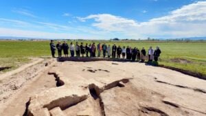 Konfransın ikinci günü çərçivəsində iştirakçılar üçün Ağstafa rayonu ərazisində yerləşən, bölgənin mühüm arxeoloji abidələrindən biri olan Ağalıqtəpə yaşayış məskəninə elmi tur təşkil edilmişdir. Konfransın ikinci günü çərçivəsində iştirakçılar üçün Ağstafa rayonu ərazisində yerləşən, bölgənin mühüm arxeoloji abidələrindən biri olan Ağalıqtəpə yaşayış məskəninə elmi tur təşkil edilmişdir.