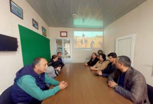 “18 aprel "Beynəlxalq Abidələr və Tarixi Yerlər Günü” münasibətilə təşkil olunmuş açıq qapı günü çərçivəsində “Keşikçidağ” Dövlət tarix-mədəniyyət qoruğunun inzibati binasında AMEA Arxeologiya və Antropologiya İnstitutunun aparıcı elmi işçisi, tarix üzrə fəlsəfə doktoru Ülviyyə Hacıyeva və müstəqil tədqiqatçı Faiq Nəsibov çıxış etmişlər.