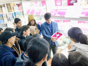 Açıq qapı günü çərçivəsində Ağstafa şəhər Ə.Hüseynov adına 1nömrəli tam orta məktəbin şagirdləri qoruğun inzibati binasında yaradılmış və Ceyrançöldə, Keşikçidağ Kurqanlar Vadisində aparılmış elmi tədqiqat və arxeoloji qazıntı işləri nəticəsində əldə olunmuş maddi-mədəniyyət nümunələrindən ibarət kiçik muzey tipli stendlə tanış olmuşlar.