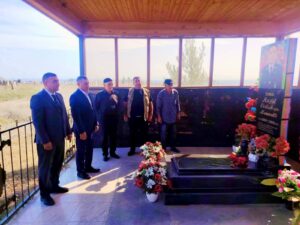 27 Sentyabr – Anım Günü münasibətilə Mədəniyyət Nazirliyi yanında Mədəni İrsin Qorunması, İnkişafı və Bərpası üzrə Dövlət Xidmətinin idarəetməsinə verilmiş “Keşikçidağ” Dövlət tarix-mədəniyyət qoruğunun əməkdaşları Ağstafa rayonunun Saloğlu kəndindən olan şəhid ailələrini ziyarət ediblər. 27 Sentyabr – Anım Günü münasibətilə Mədəniyyət Nazirliyi yanında Mədəni İrsin Qorunması, İnkişafı və Bərpası üzrə Dövlət Xidmətinin idarəetməsinə verilmiş “Keşikçidağ” Dövlət tarix-mədəniyyət qoruğunun əməkdaşları Ağstafa rayonunun Saloğlu kəndindən olan şəhid ailələrini ziyarət ediblər.